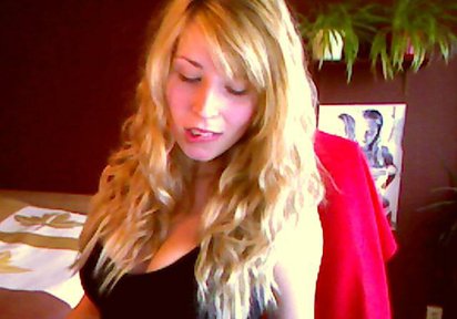 Busty babe Justina is getting hot thinking of you.